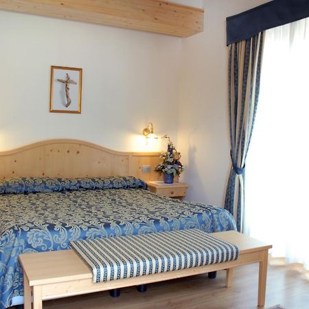 Hotel Sass Maor Fiera di Primiero Kültér fotó