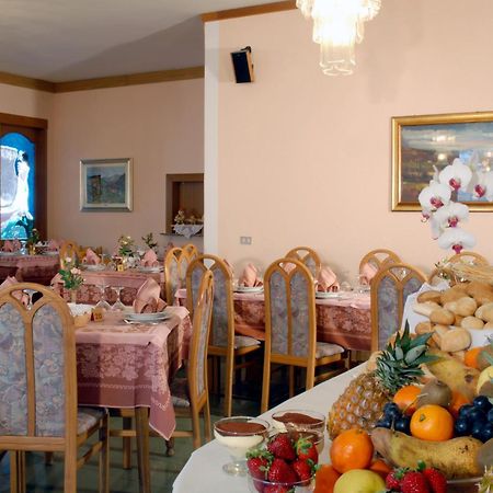 Hotel Sass Maor Fiera di Primiero Kültér fotó